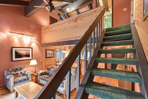 TV - Wildflower 62: Nice Condo, Close to the Green Line (Mammoth Lakes)