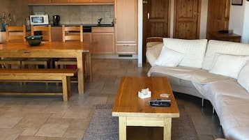 Smart-TV, peis og DVD-spiller