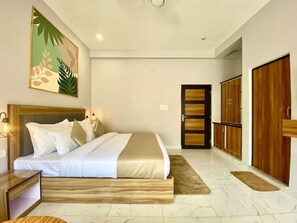 Standard Double Room - Hotel Wraveler Inn (Rishikesh)