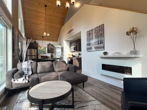 Living area - Geiler Corner Resort  (Wasagaming)