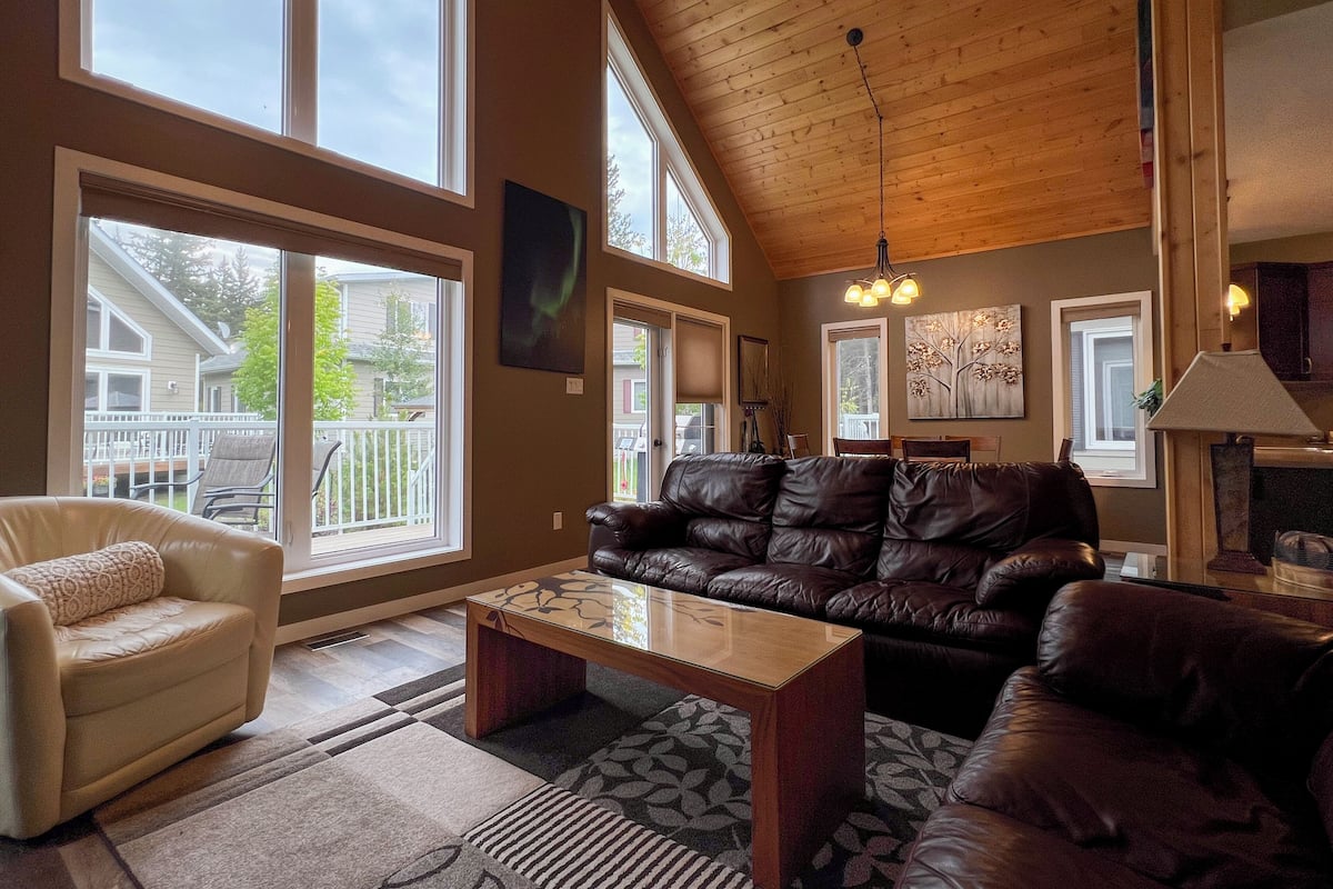 Cabin, 3 Bedrooms | Living area