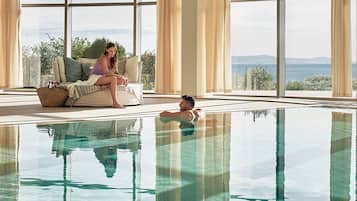 Couples treatment room(s), sauna, hot tub, steam room