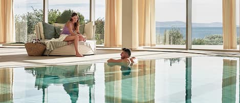 Couples treatment room(s), sauna, hot tub, steam room