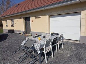 Outdoor dining - Country cottage near the Baie de Somme - Le Clos de R & R (Cambron)