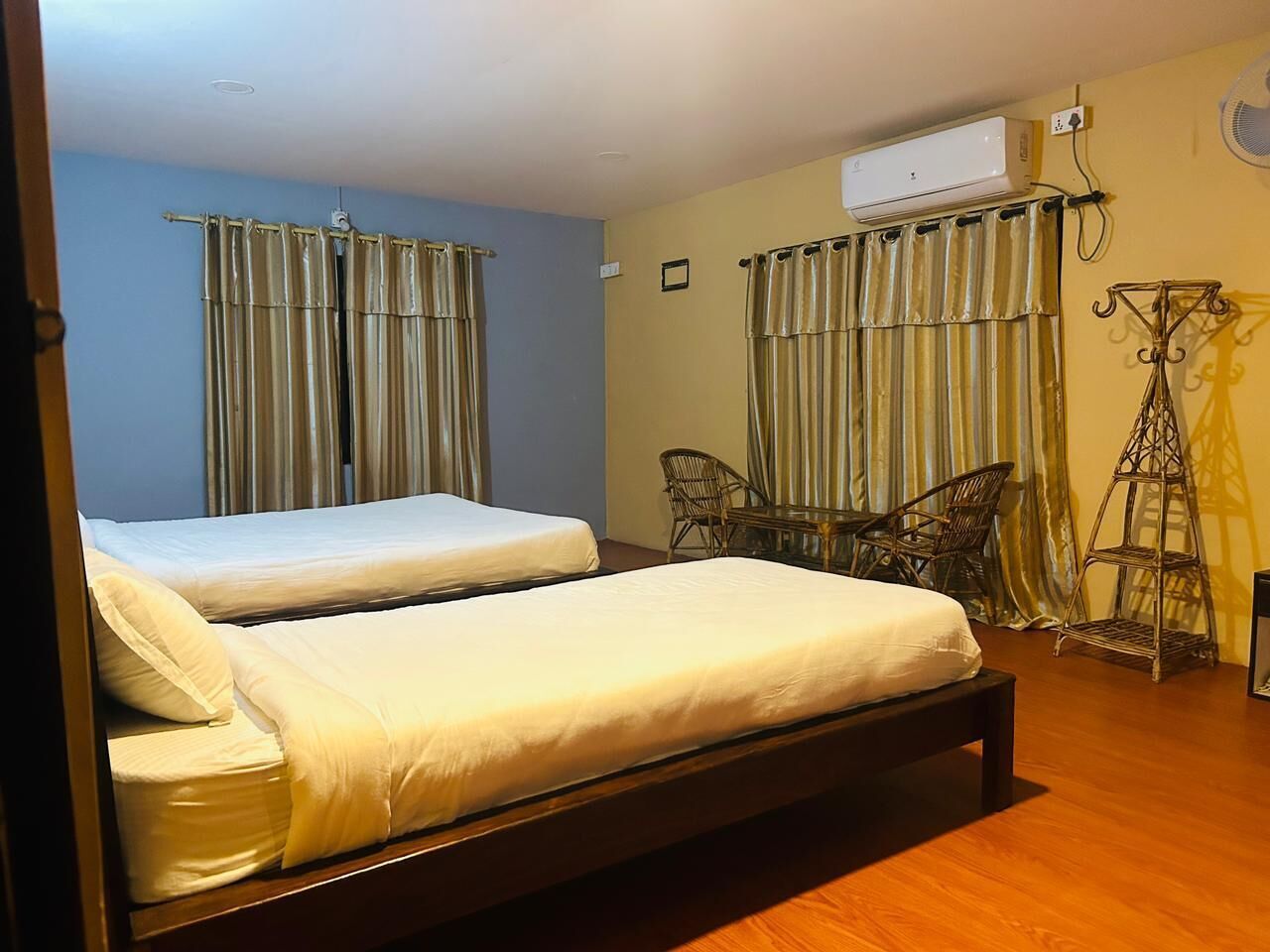 Standard Double Room, Garden View | Desk, free WiFi