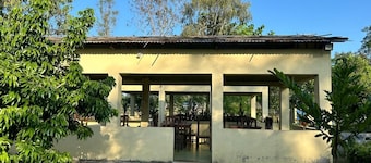 Jungle Side Luxury Hotel