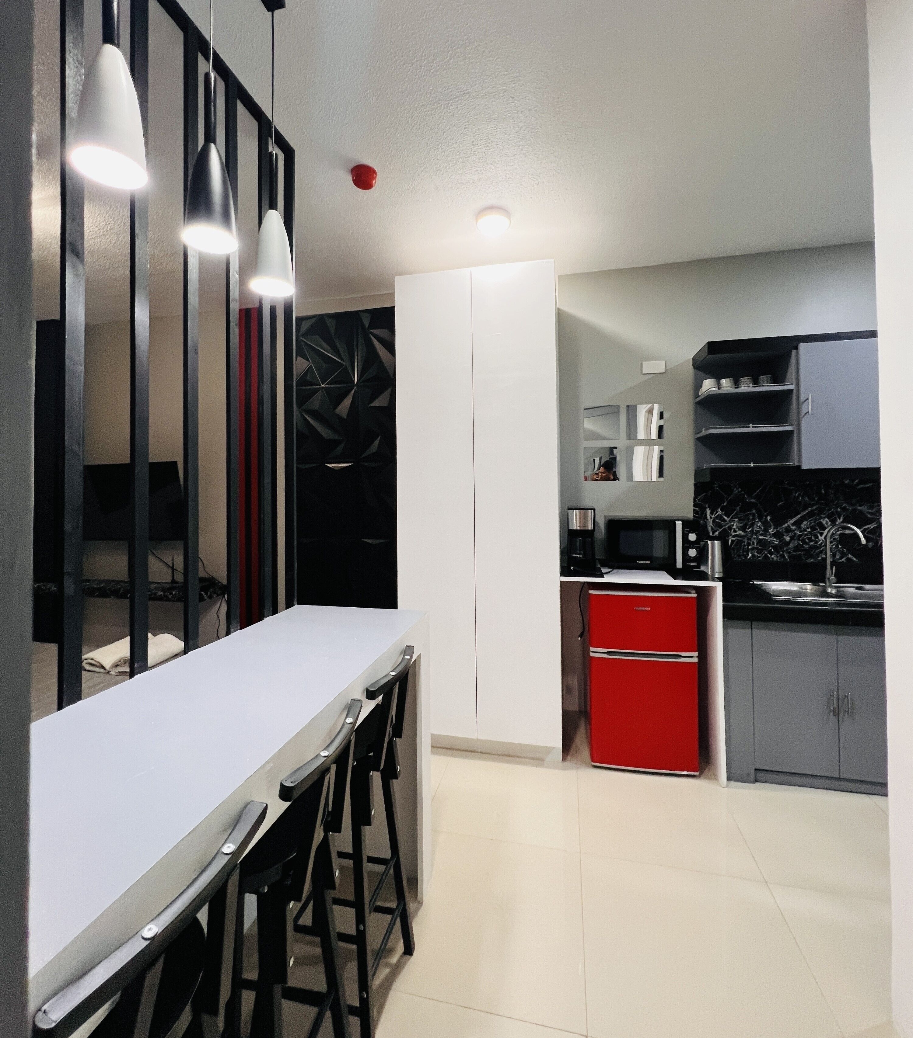 Standard Studio, Non Smoking, Private Bathroom | In-room dining