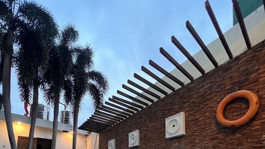 People's Condo Atria