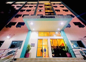 مدخل المنشأة