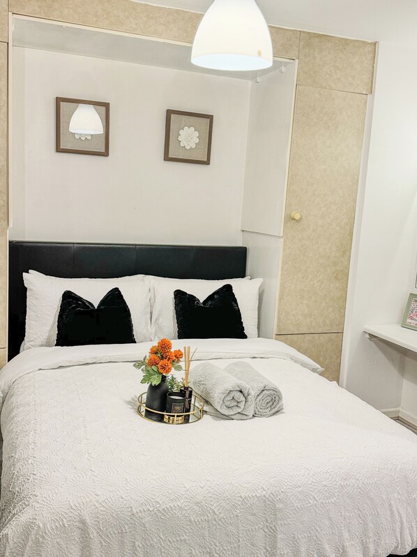 Studio | Bügeleisen/Bügelbrett, kostenloses WLAN, Bettwäsche