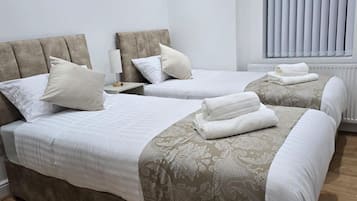 Apartment | 2 bedrooms, iron/ironing board, free WiFi, bed sheets