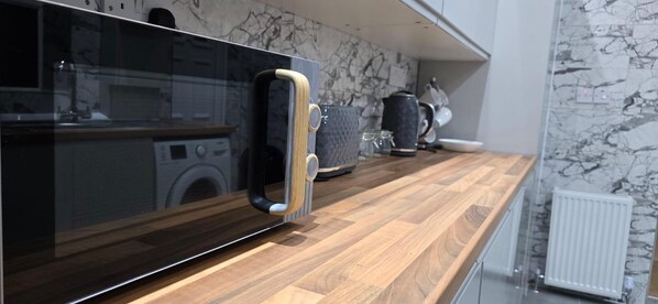 Apartment | Private kitchen | Fridge, microwave, oven, stovetop - City Escape in Newcastle - 2 Bedroom Apartment (Newcastle-upon-Tyne)