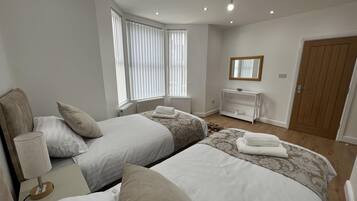Apartment | 2 bedrooms, iron/ironing board, free WiFi, bed sheets