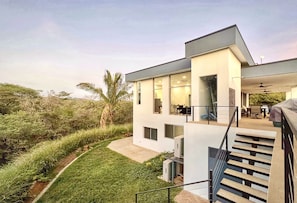 Property grounds - Black Beauty, Pool, Rooftop, 360Views, Perfect blend of luxury & natural beauty (Black Beauty)