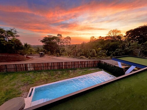 Black Beauty, Pool, Rooftop, 360Views, Perfect blend of luxury & natural beauty