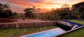 Black Beauty, Pool, Rooftop, 360Views, Perfect blend of luxury & natural beauty