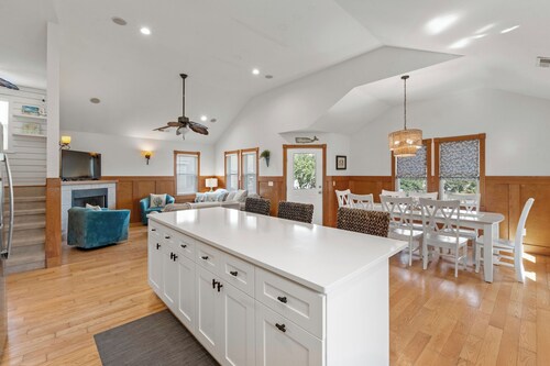 CNU At The Beach: Bonus Room | Central Location