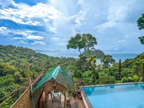 Premier Double Room, Ocean View | Desk, laptop workspace