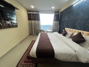 Superior Single Room, Mountain View - Amor Haven & Dine (Shimla)