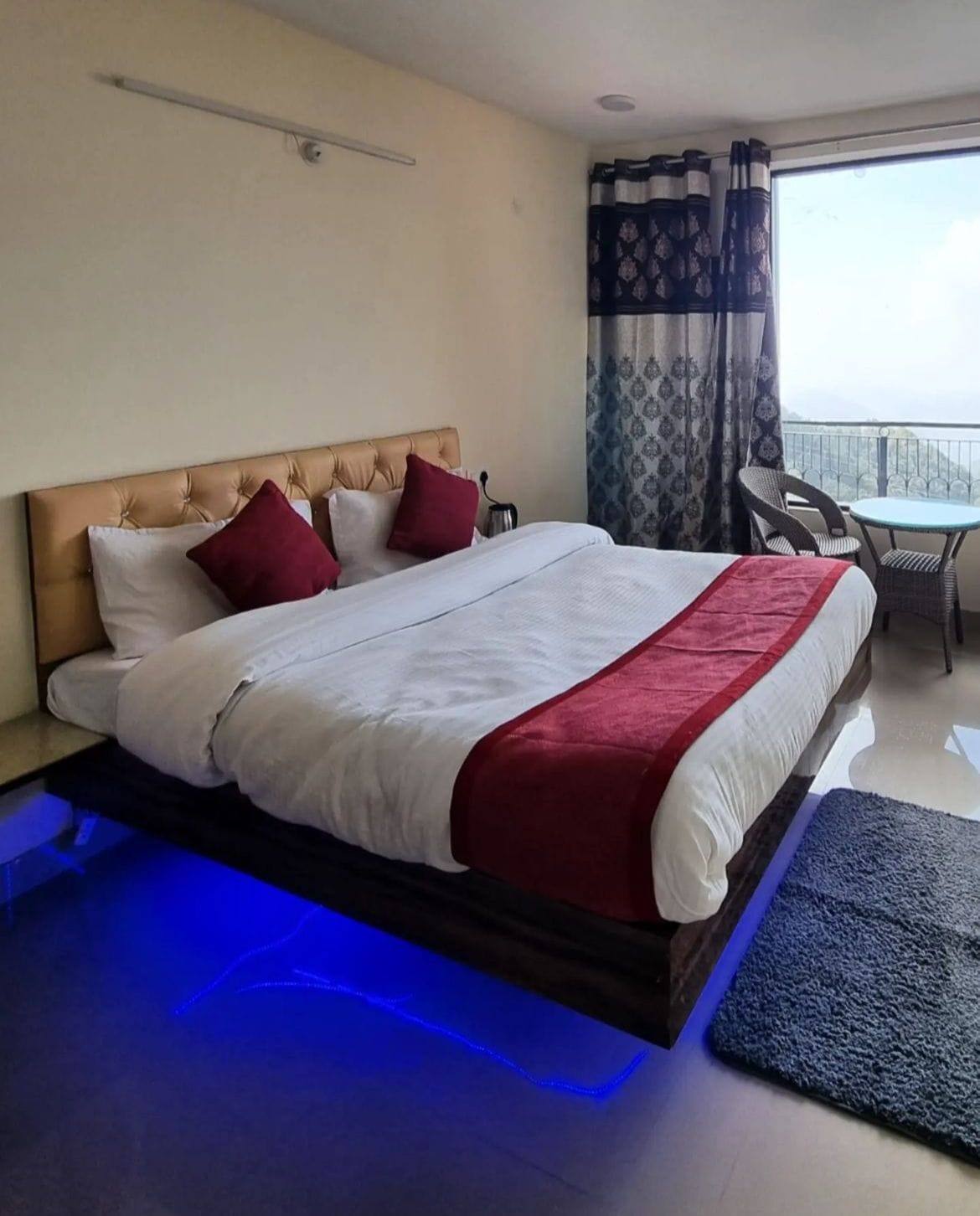 高级单人房, 山景 | 办公桌、笔记本电脑工作区、遮光窗帘、隔音