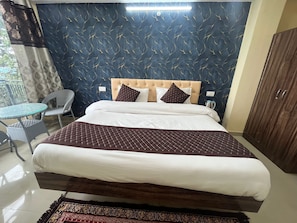 Superior Single Room, Mountain View | Desk, laptop workspace, blackout curtains, soundproofing - Amor Haven & Dine (Shimla)
