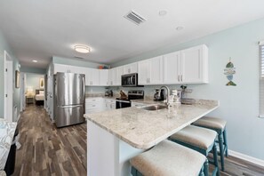 Fridge, microwave, oven, stovetop - Take it EZ- Your Dream Beach Vacation Awaits! (Gulf Shores)