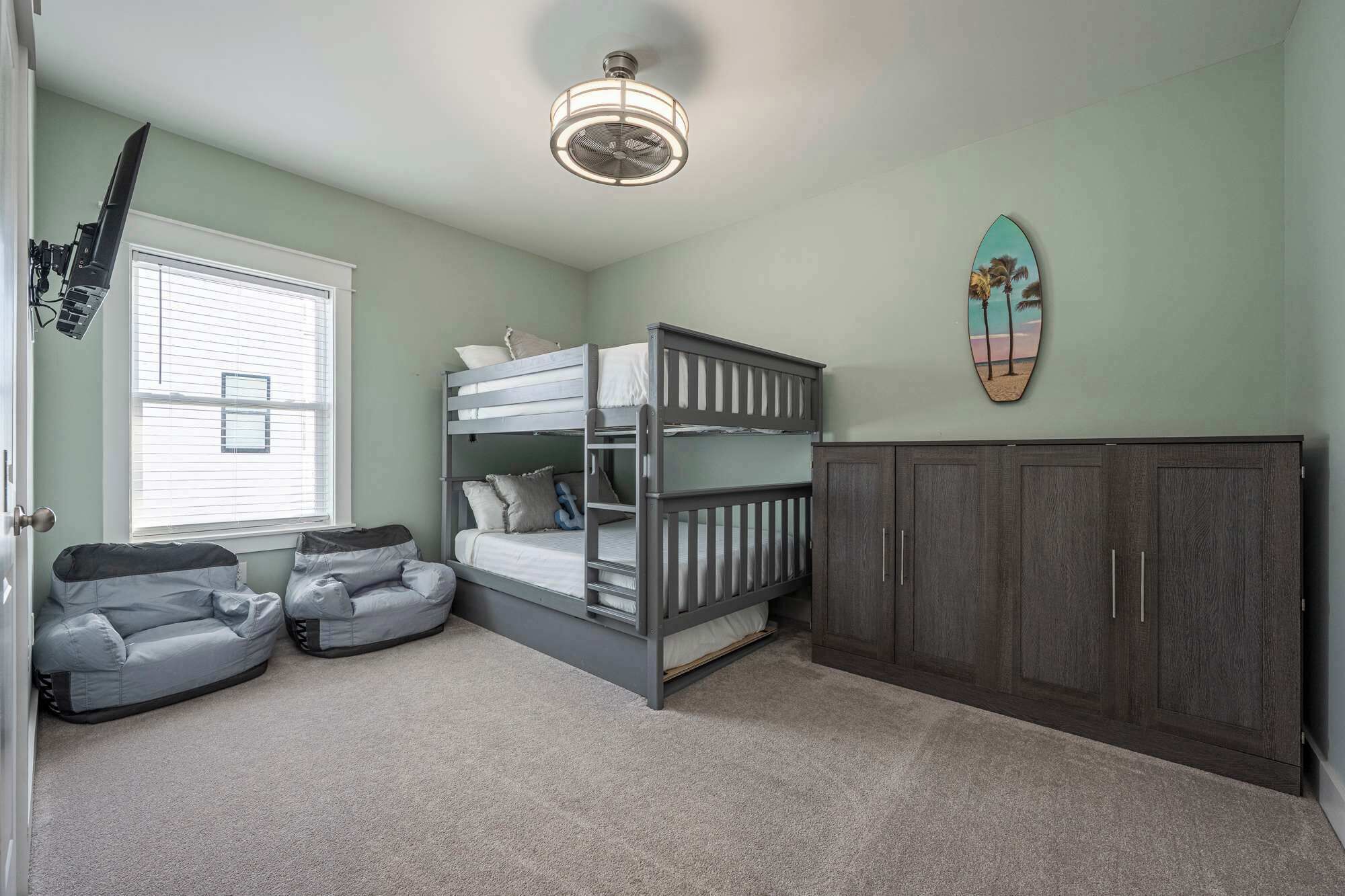 3 bedrooms, iron/ironing board, travel crib, WiFi