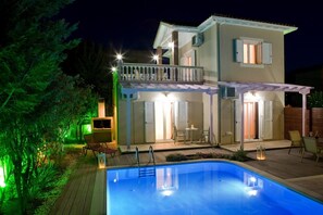 Villa | Zwembad | Een binnenzwembad