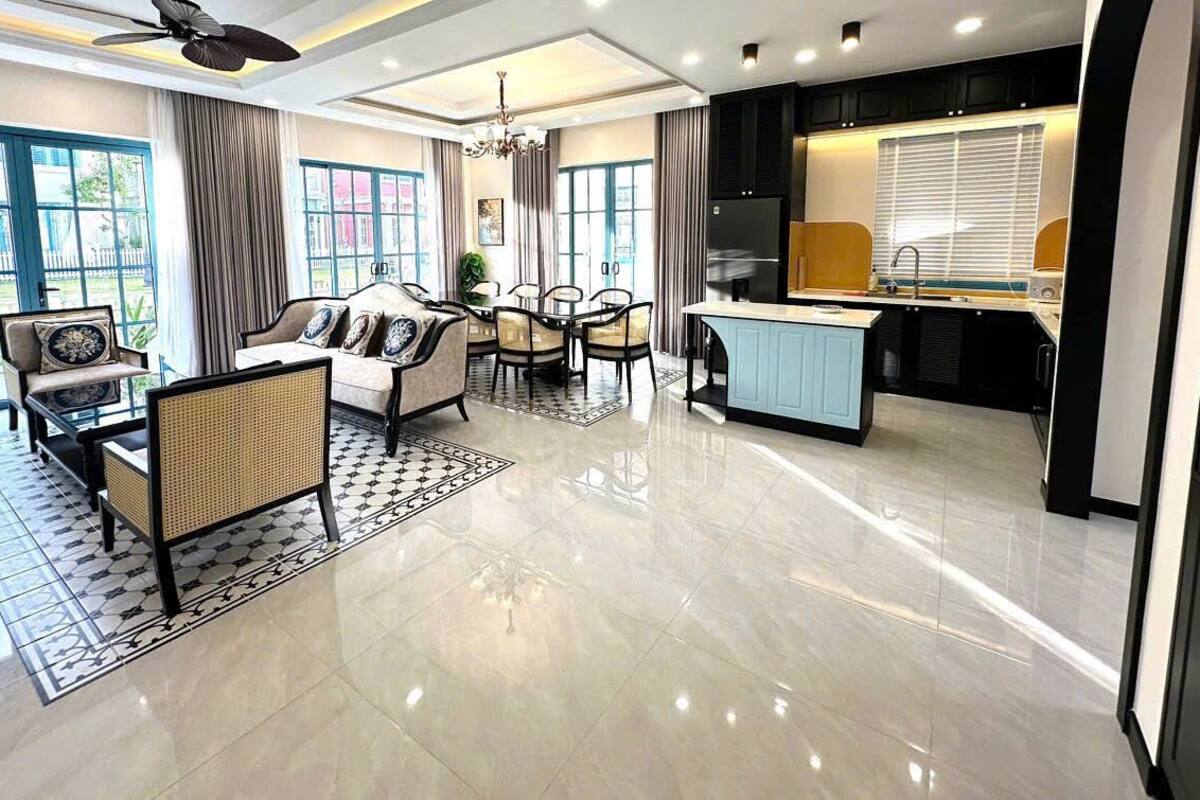 Vila, 3 kamar tidur, patio, pemandangan kebun | Kamar mandi | Shower, perlengkapan mandi gratis, pengering rambut, dan sandal