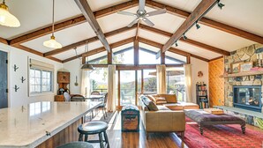Living area - Cozy Mtn-View Chalet < 2 Mi to Windham Slopes (Windham)