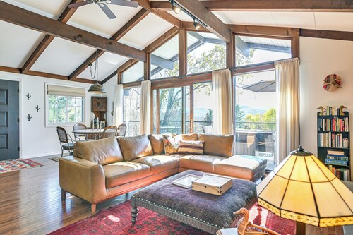 Cozy Mtn-View Chalet < 2 Mi to Windham Slopes