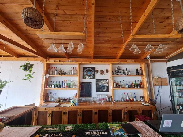 Bar (on property) - Basho Beach Huts & Cafe (Arambol)
