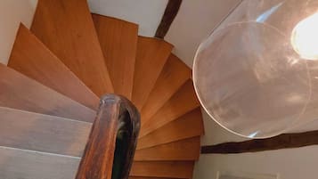 Comfort Room | Blackout drapes, soundproofing, free WiFi
