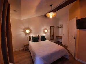 Comfort Room, Garden View