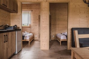 2 bedrooms, free WiFi, bed sheets - Summer House in Dąbrowa near the Sea (Świerzno)