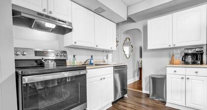 Beaver Street Retreat: Charming 2-bedroom townhome