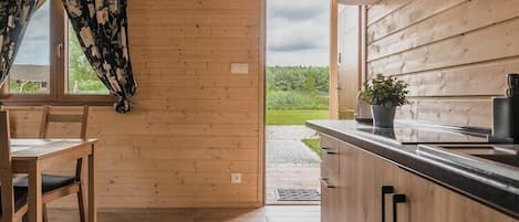 Fridge, stovetop, coffee/tea maker, electric kettle