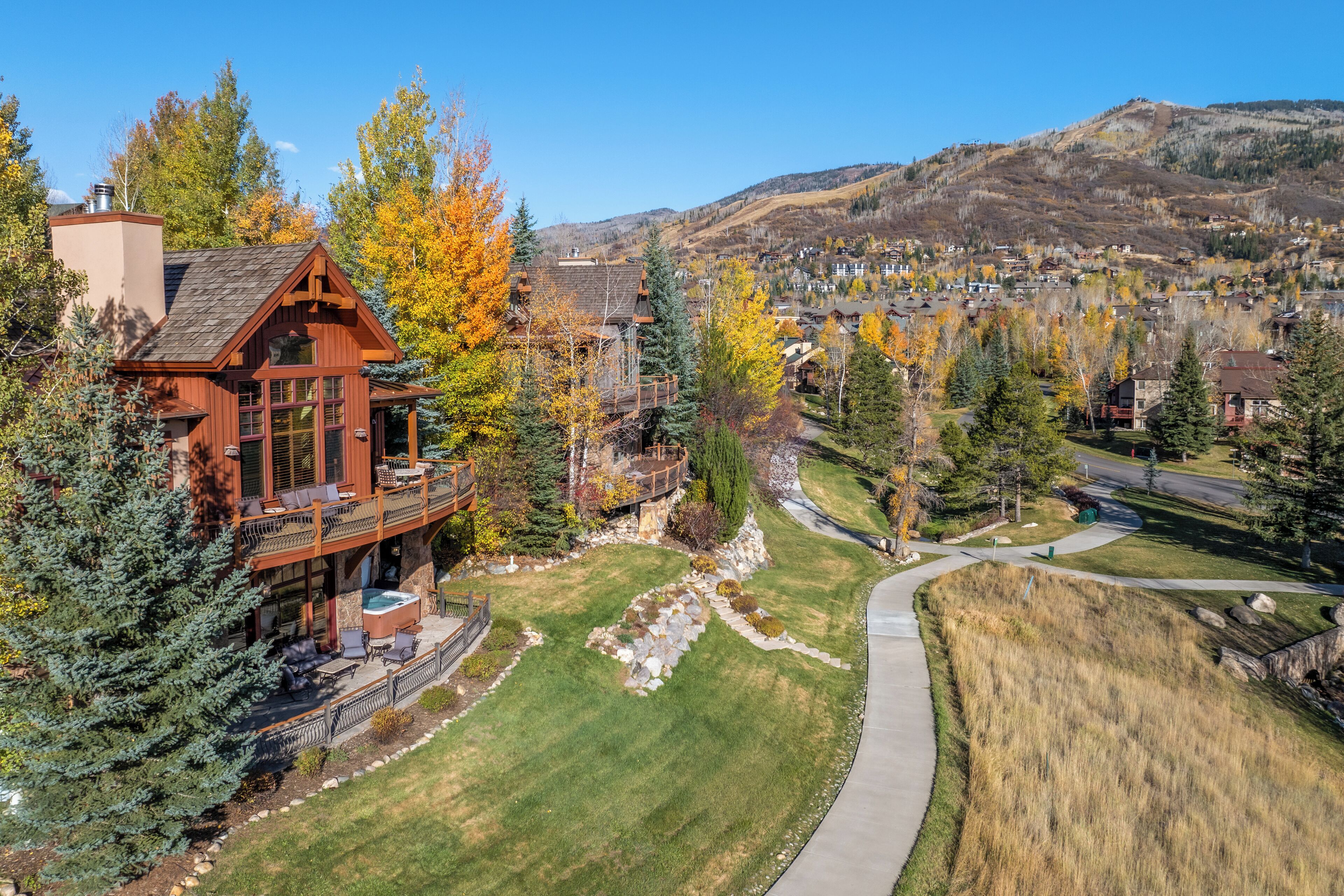 المنطقة المحيطة بالمنشأة