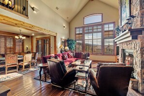 Télévision, cheminée