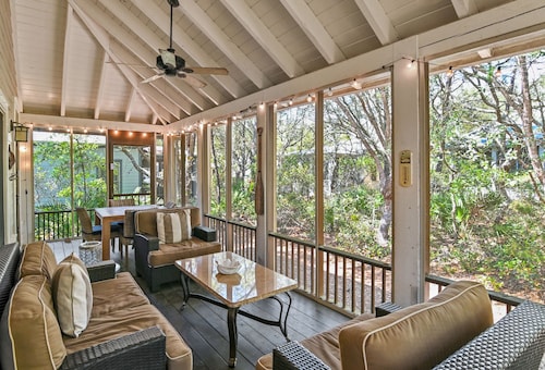 🐟30A-4 Bikes- Walk2Beach-Porch-The Brown Pelican