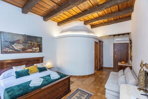 Suite 6 | 1 bedroom, in-room safe, soundproofing, iron/ironing board - TimeRoma Suites (Rome)