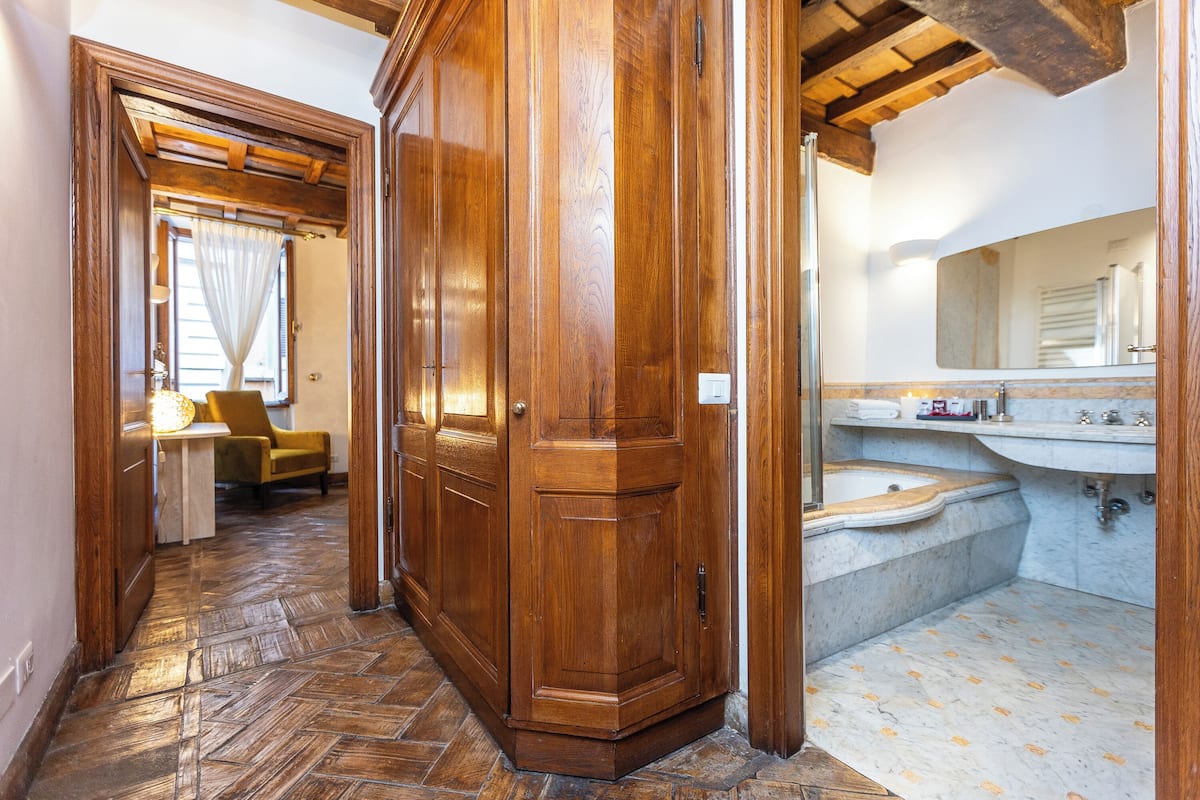 Suite 3 | 1 bedroom, in-room safe, soundproofing, iron/ironing board