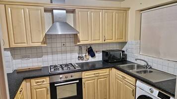 House | Private kitchen | Fridge, microwave, oven, stovetop