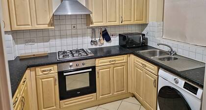 Maidstone Holiday Apartment 3 Bedrooms Free Sports Sleeps 7