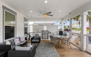 Outdoor dining - Occasionally Luxe - Private Heated Pool, Steps to Beach (Inlet Beach)