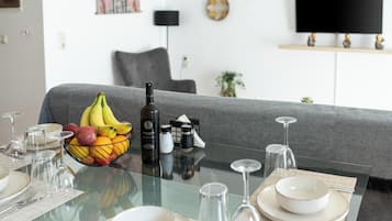 Comfort Apartment, Sea View | In-room dining