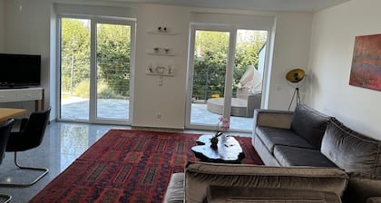 Moderne Doppelhaushälfte in Oppenheim, guter Anbindung nach Mainz.