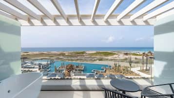 Preferred Club Junior Suite Ocean View King | Beach/ocean view