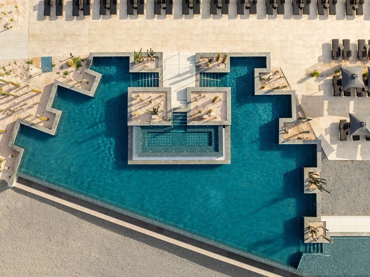 3 outdoor pools