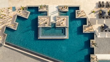3 outdoor pools